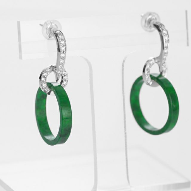 ひすい3.19ct3.31ctホワイトゴールドピアスダイヤ0.24ct付(中央宝石研究所宝石鑑別書付)