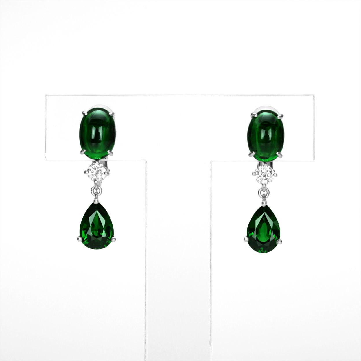 グリーンガーネット2.29ct2.26ct1.26ct1.20ctホワイトゴールドイヤリング1.15ct1.15ctダイヤ付(中央宝石研究所宝石鑑別書付)