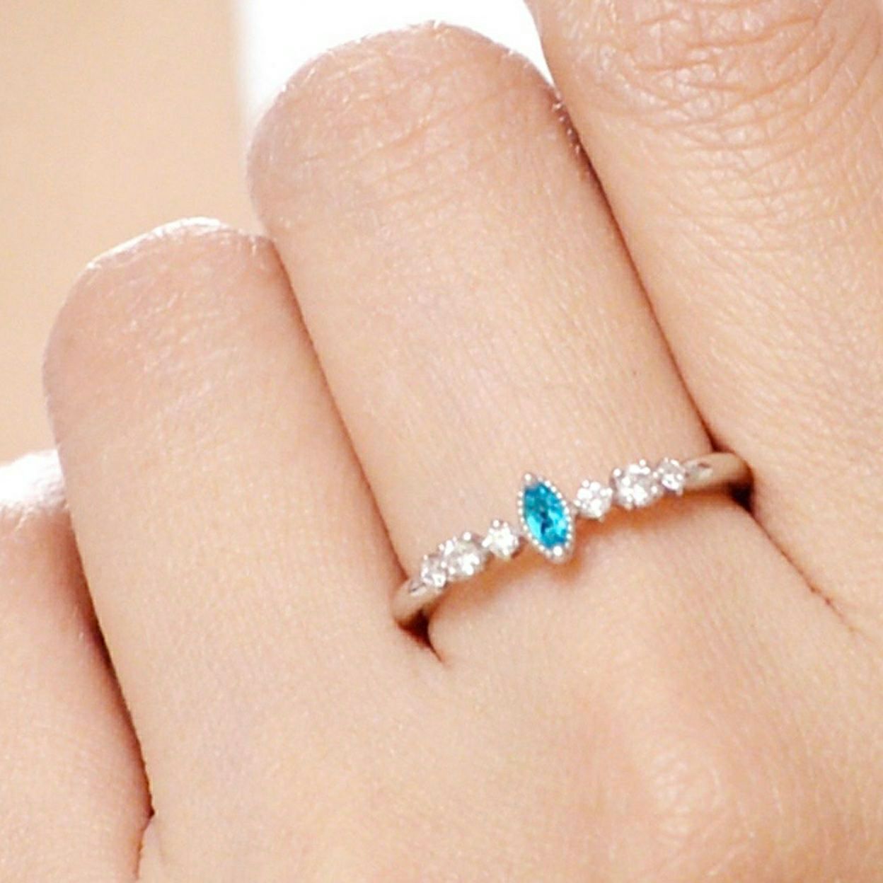 ブラジル産パライバトルマリン0.055ctプラチナリングダイヤ0.146ct付(中央宝石研究所宝石鑑別書付)