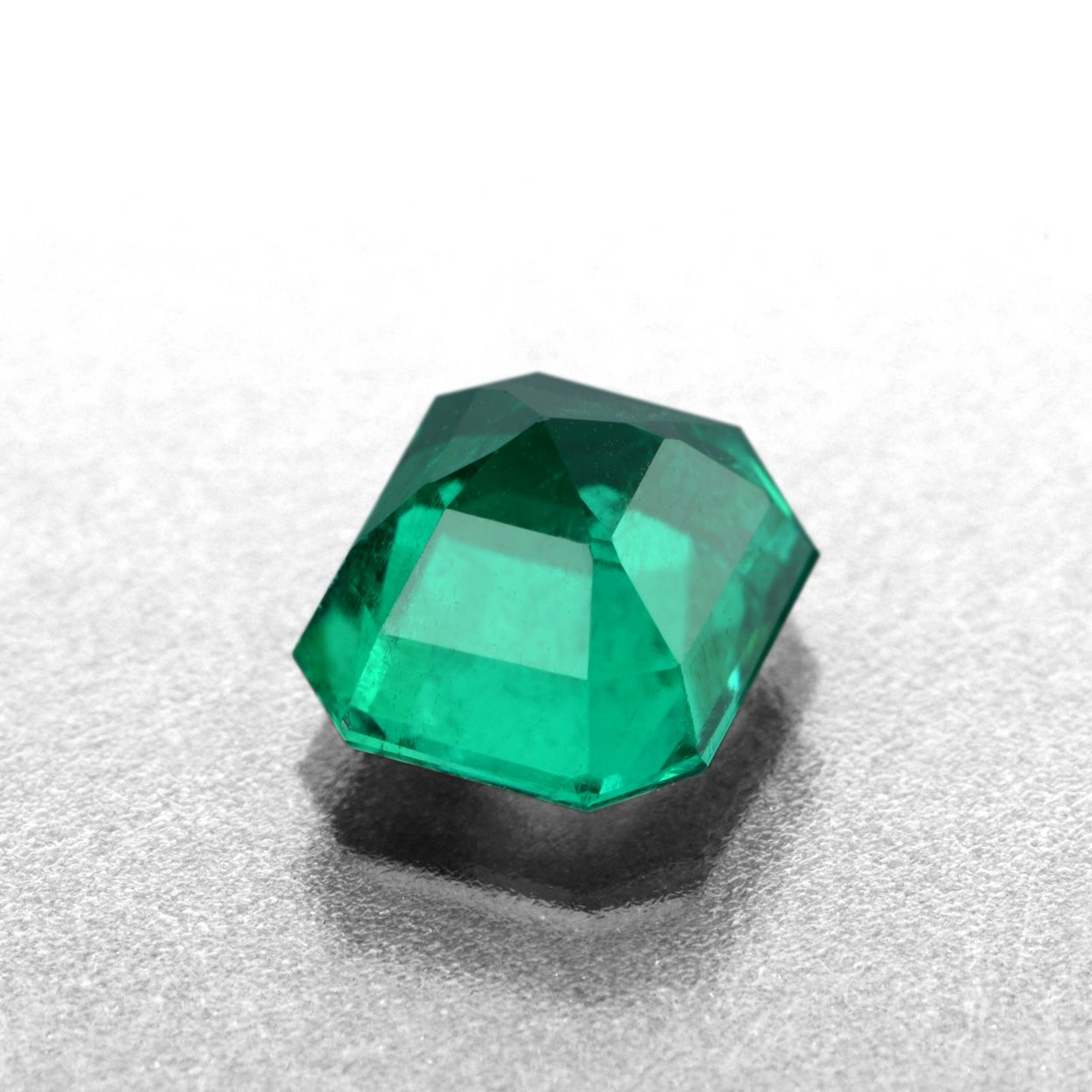 コロンビア産エメラルド1.15ct(中央宝石研究所宝石鑑別書付)