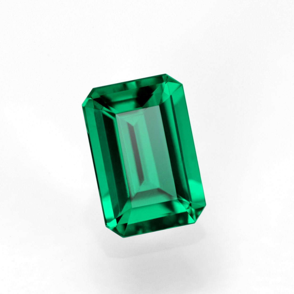 コロンビア産ムゾー鉱山無処理エメラルド(ノンオイル)0.61ct(GIA宝石鑑別書付)
