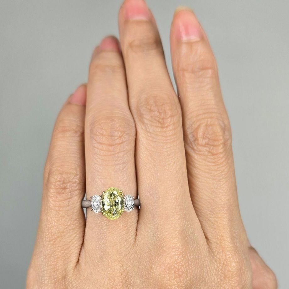 イエローダイヤモンド1.51.ctプラチナゴールドリングダイヤ0.62ct付(GIAダイヤモンド鑑定書付)