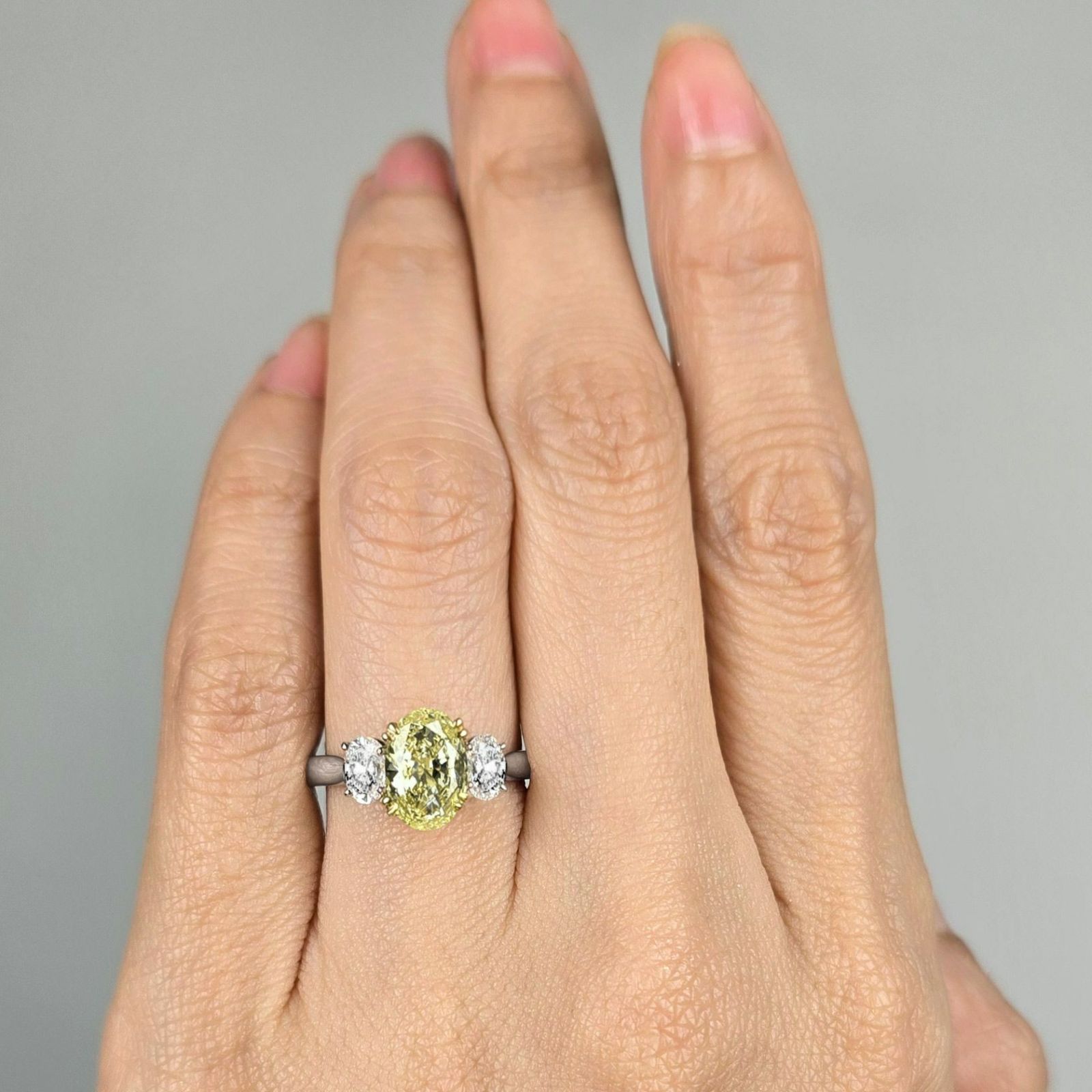 イエローダイヤモンド1.51.ctプラチナゴールドリングダイヤ0.62ct付(GIAダイヤモンド鑑定書付)