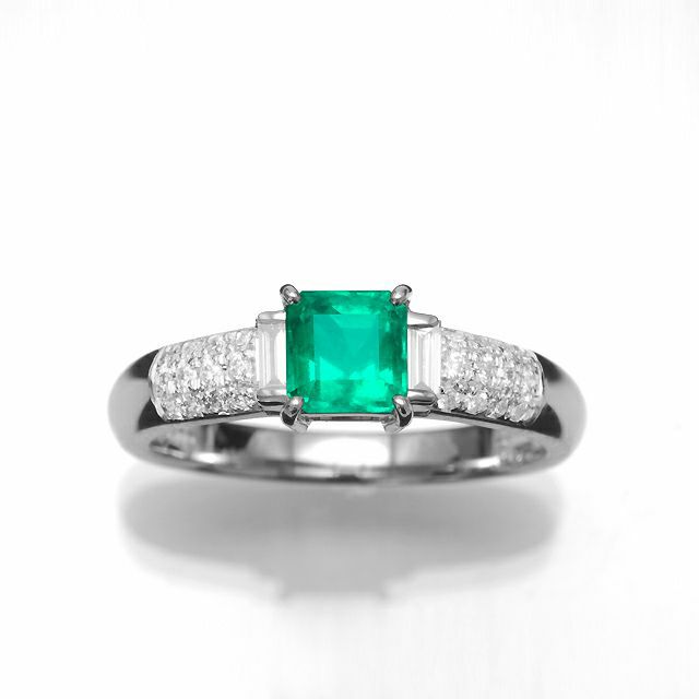 コロンビア産ムゾー鉱山エメラルド0.65ctプラチナリングダイア0.20ct付(中央宝石研究所宝石鑑別書付)