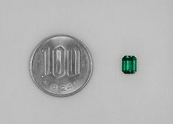 コロンビア産ムゾー鉱山エメラルド0.949ct(中央宝石研究所宝石鑑別書付)