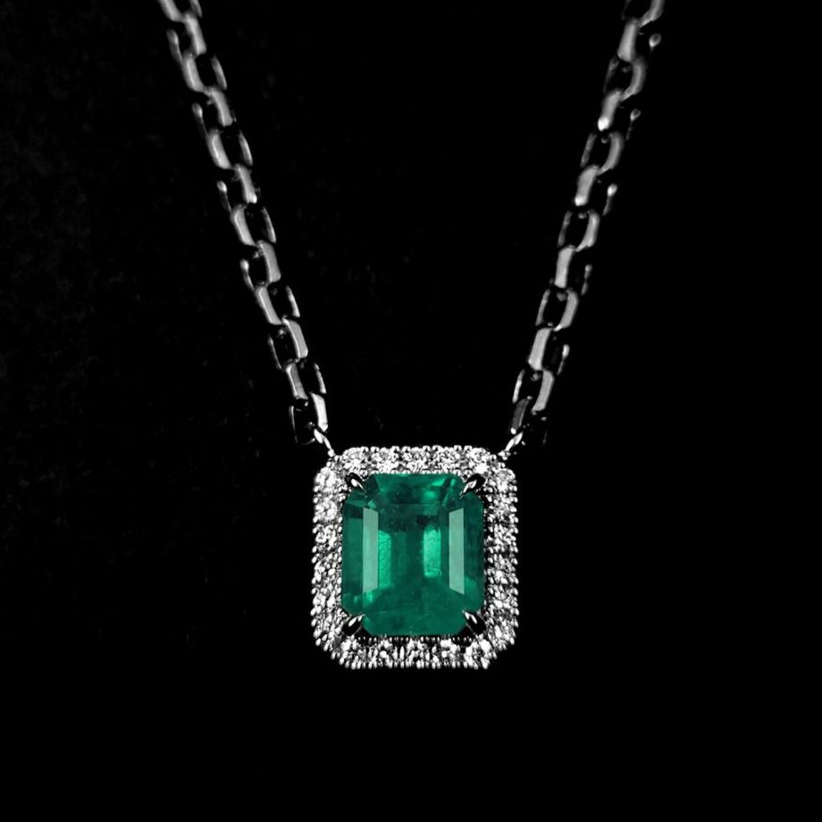 コロンビア産エメラルド2.30ctプラチナネックレスダイヤ0.28ct付(中央宝石研究所宝石鑑別書付)