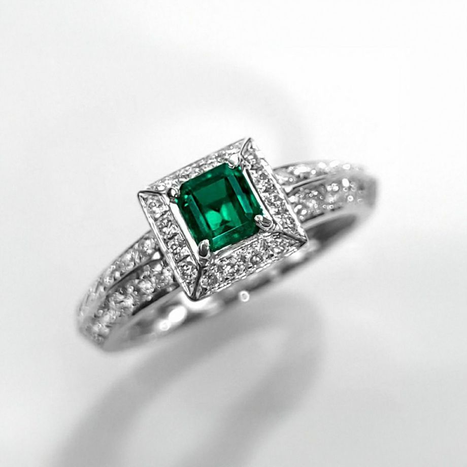 コロンビア産ムゾー鉱山エメラルド0.43ctプラチナリングダイヤ0.45ct付(GIA宝石鑑別書付)【F1】