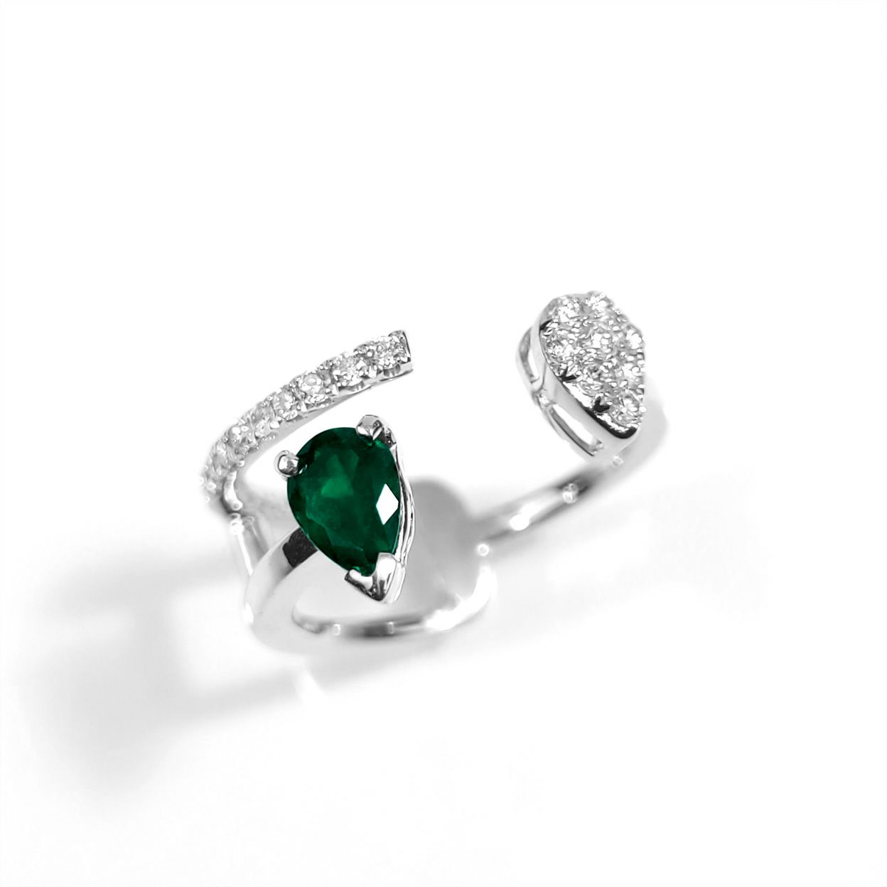 コロンビア産エメラルド0.46ctK18ホワイトゴールドリングダイヤ0.24ct付(中央宝石研究所宝石鑑別書付)