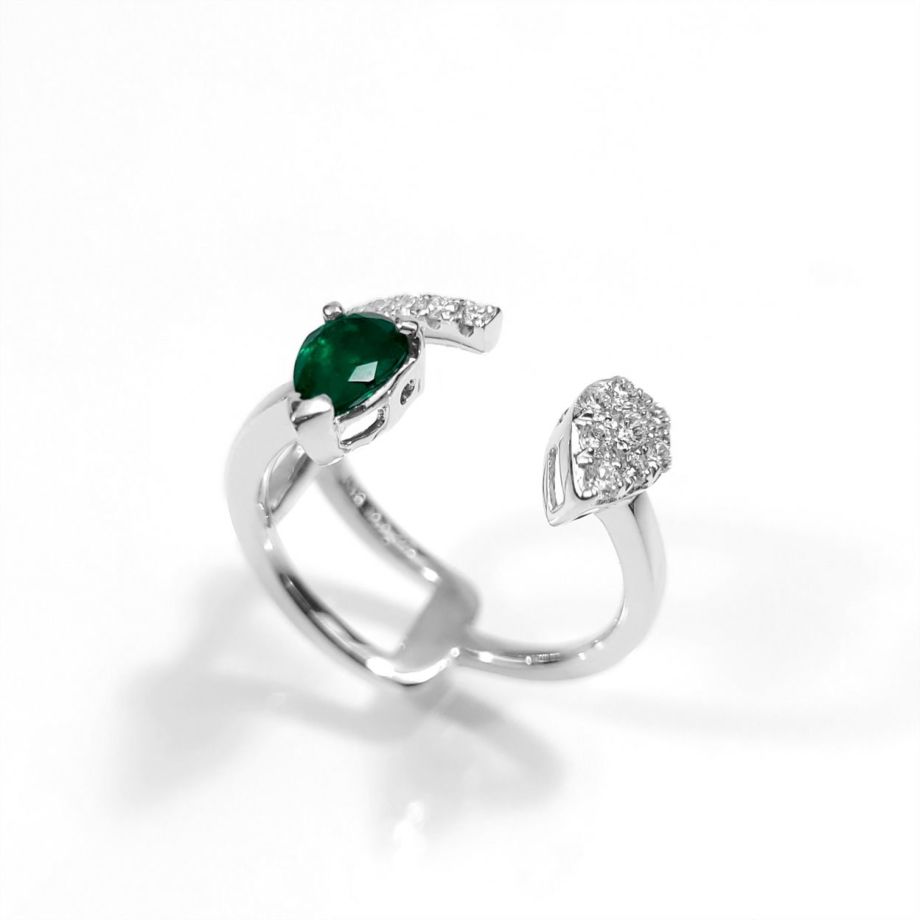 コロンビア産エメラルド0.46ctK18ホワイトゴールドリングダイヤ0.24ct付(中央宝石研究所宝石鑑別書付)