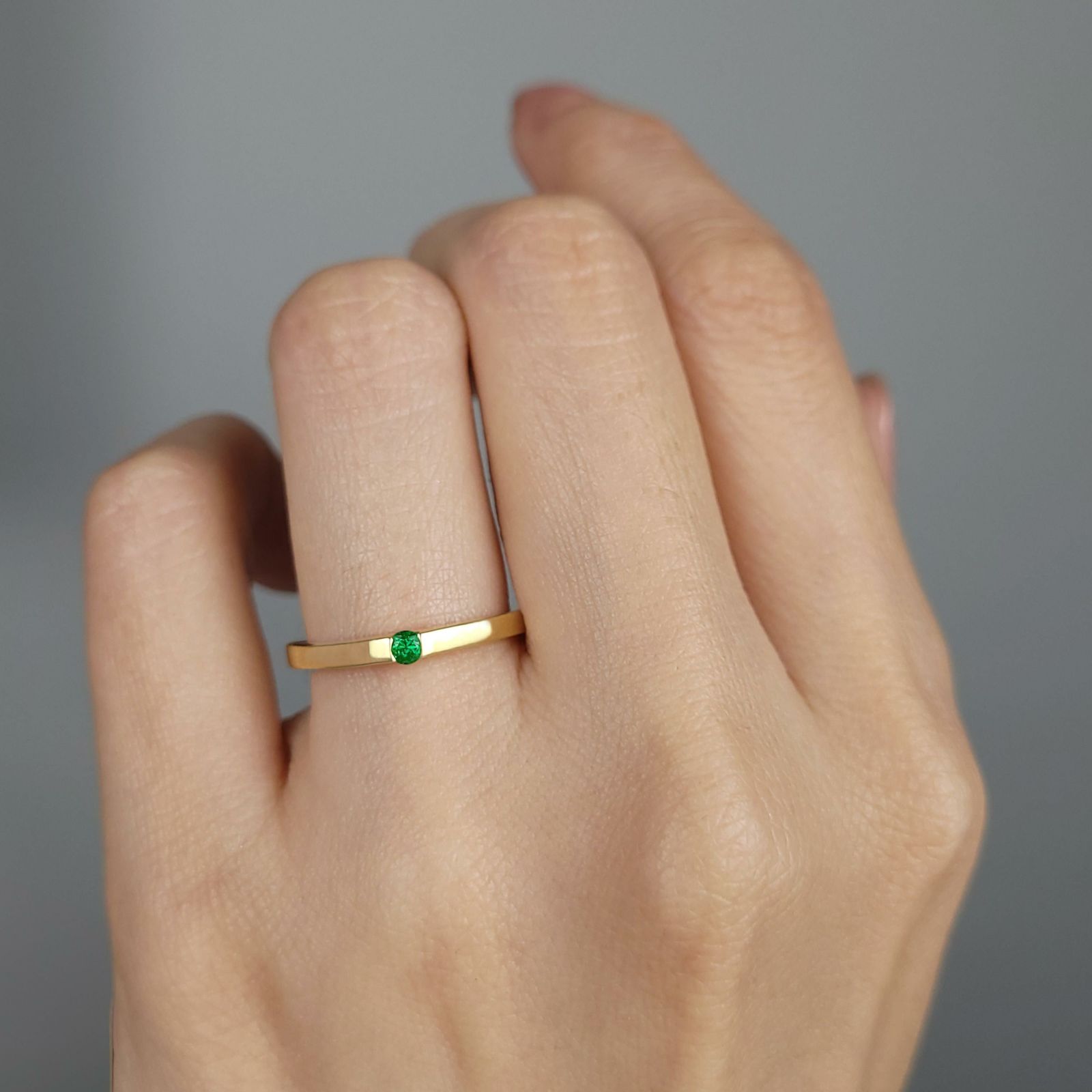 コロンビア産無処理エメラルド(ノンオイル)0.06ctK18ゴールドリング(GIA宝石鑑別書付)