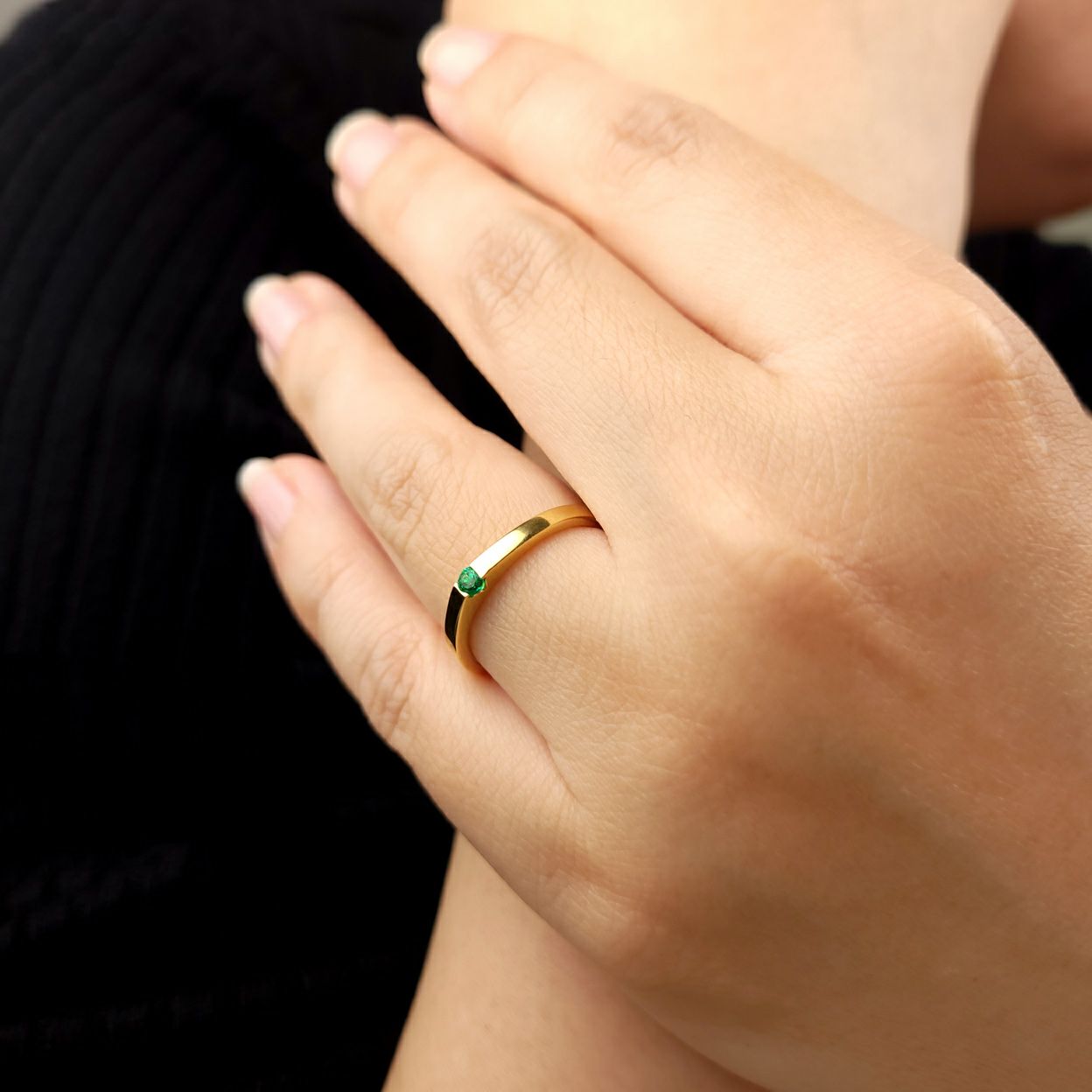 コロンビア産無処理エメラルド(ノンオイル)0.06ctK18ゴールドリング(GIA宝石鑑別書付)