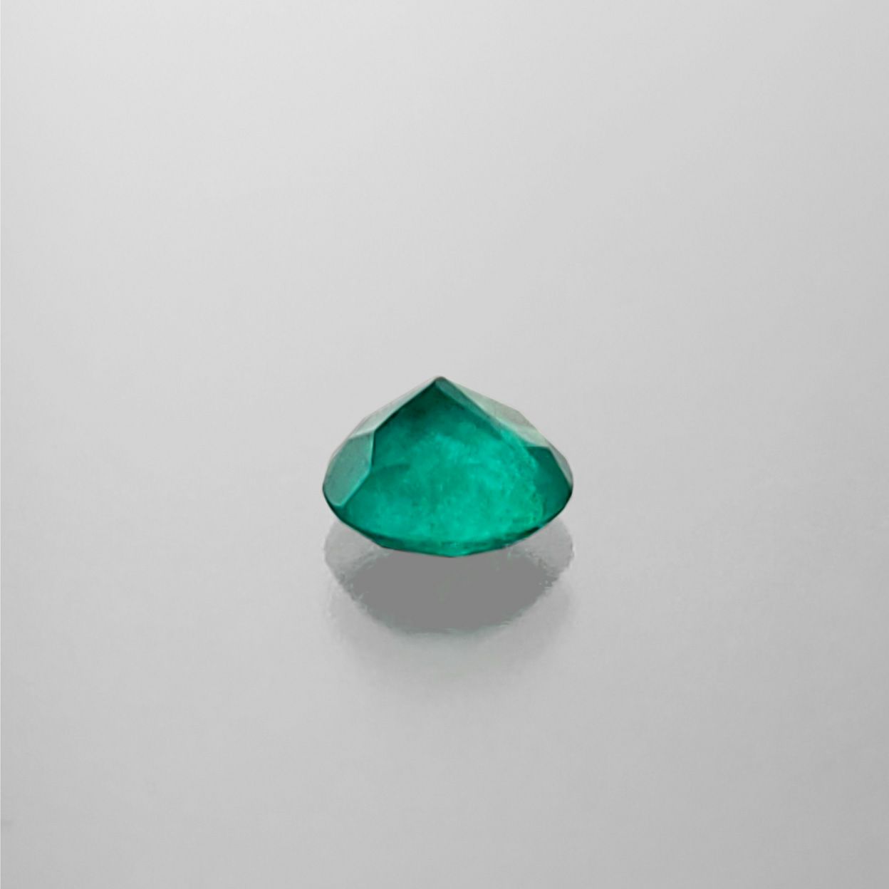 コロンビア産ムゾー鉱山エメラルド0.51ct(中央宝石研究所宝石鑑別書付)