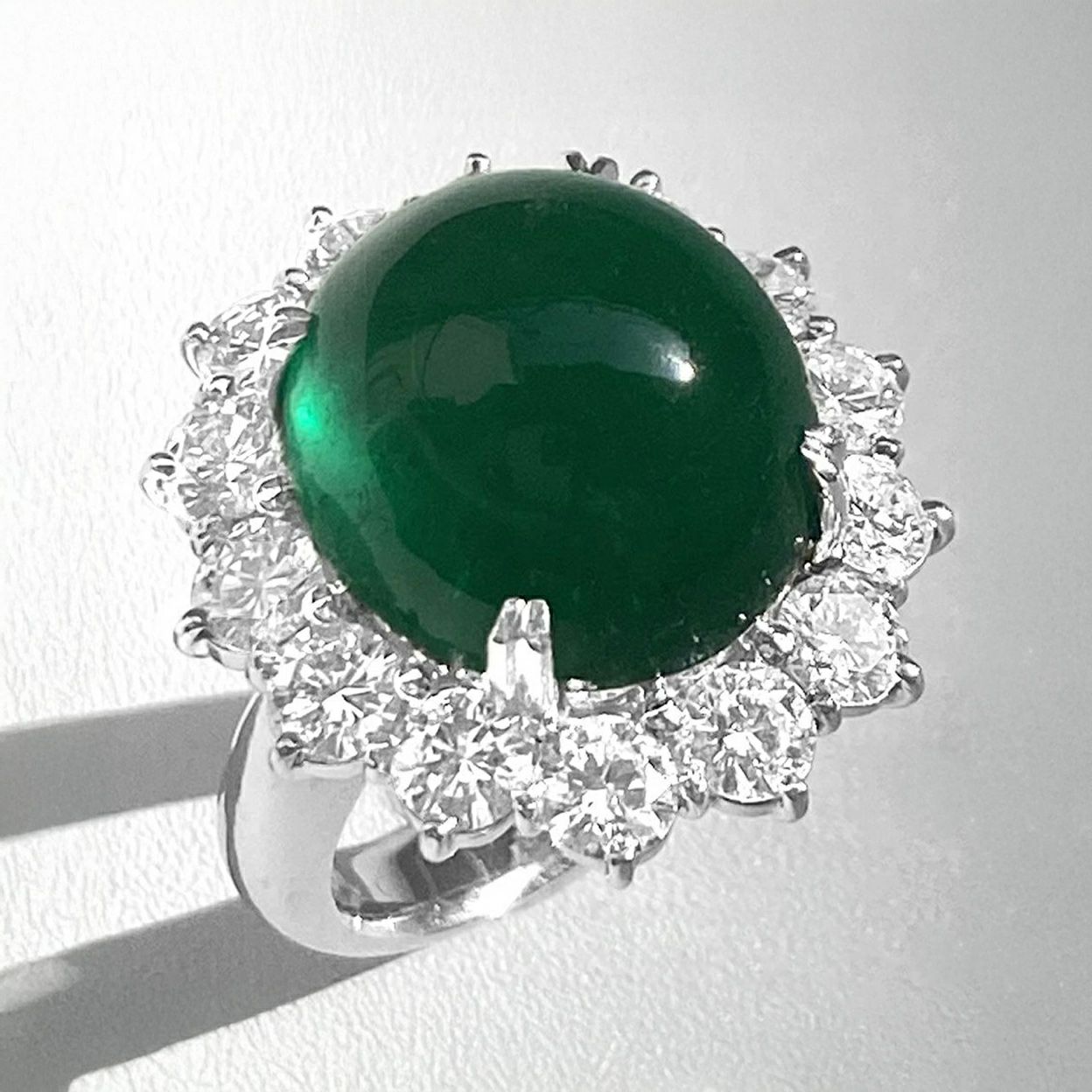 GTC宝石鑑別書コロンビア産エメラルドキャッツアイ14.04ctctプラチナリングダイヤ2.85ct付(GTC宝石鑑別書付)