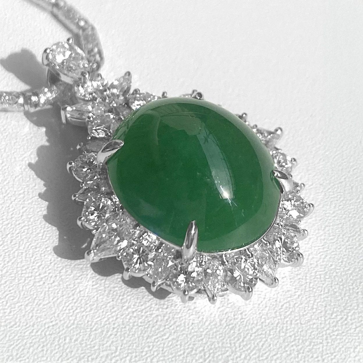 ひすい15.62ctプラチナネックレスダイヤ2.50ct付(GTC宝石鑑別書付)