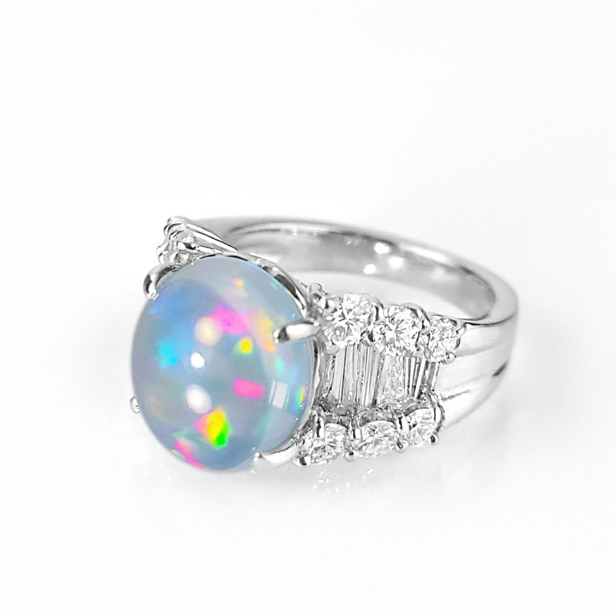 メキシコ産ウォーターオパール4.55ctプラチナリングダイヤ1.47ct付