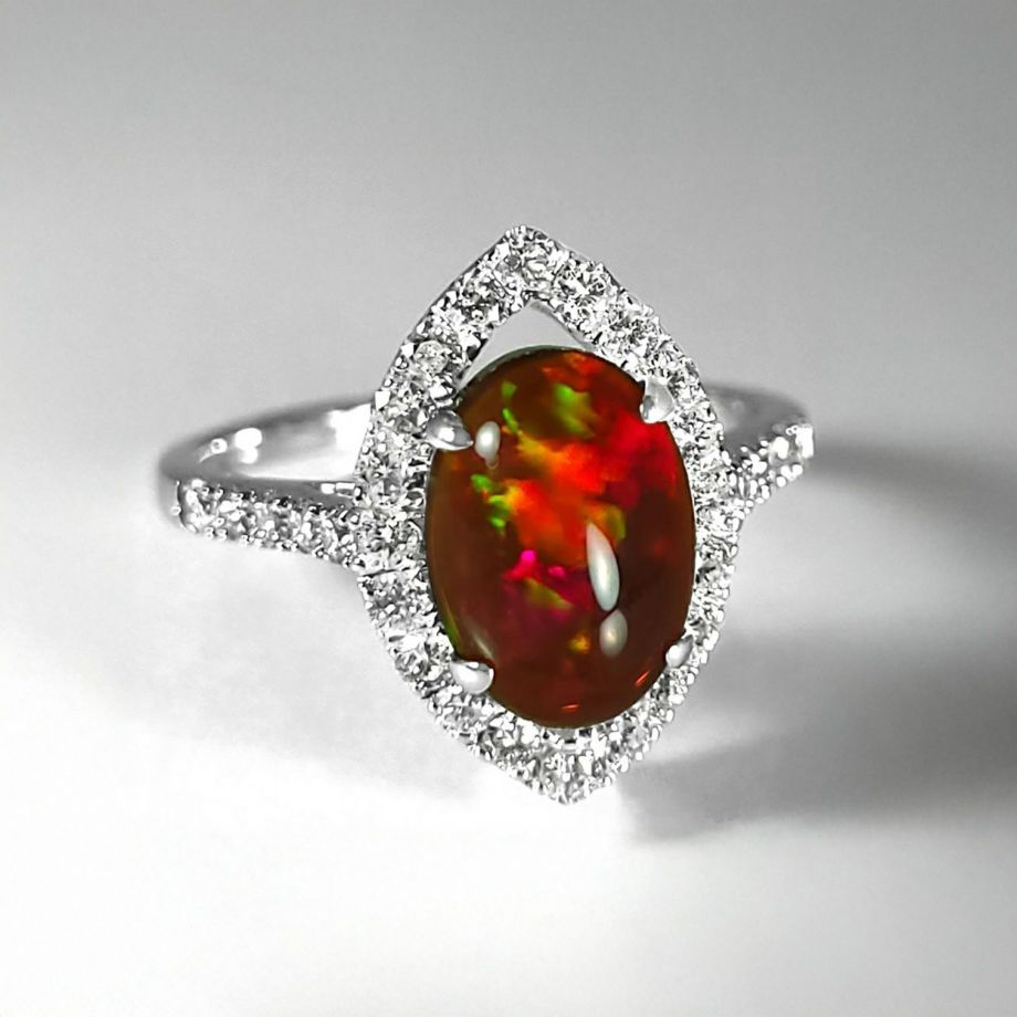 メキシコ産ファイアーオパール1.35ctホワイトゴールドリングダイヤ0.59ct付