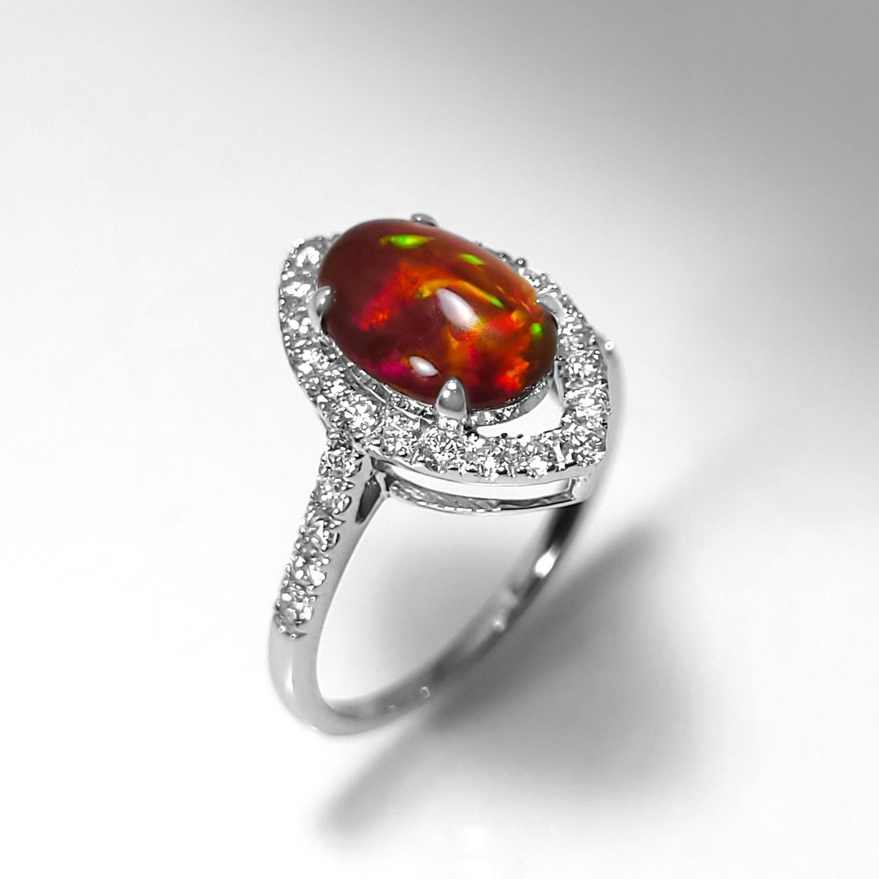 ファイヤーオパール アンティーク リング 3.76ct7号 臭う