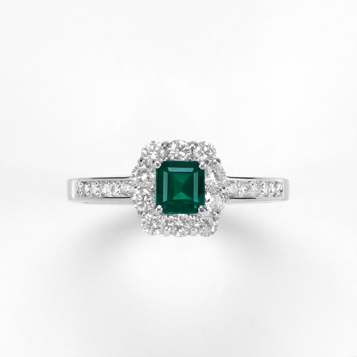 コロンビア産エメラルド0.48ctプラチナリングダイヤ0.47ct付(中央宝石研究所宝石鑑別書付)