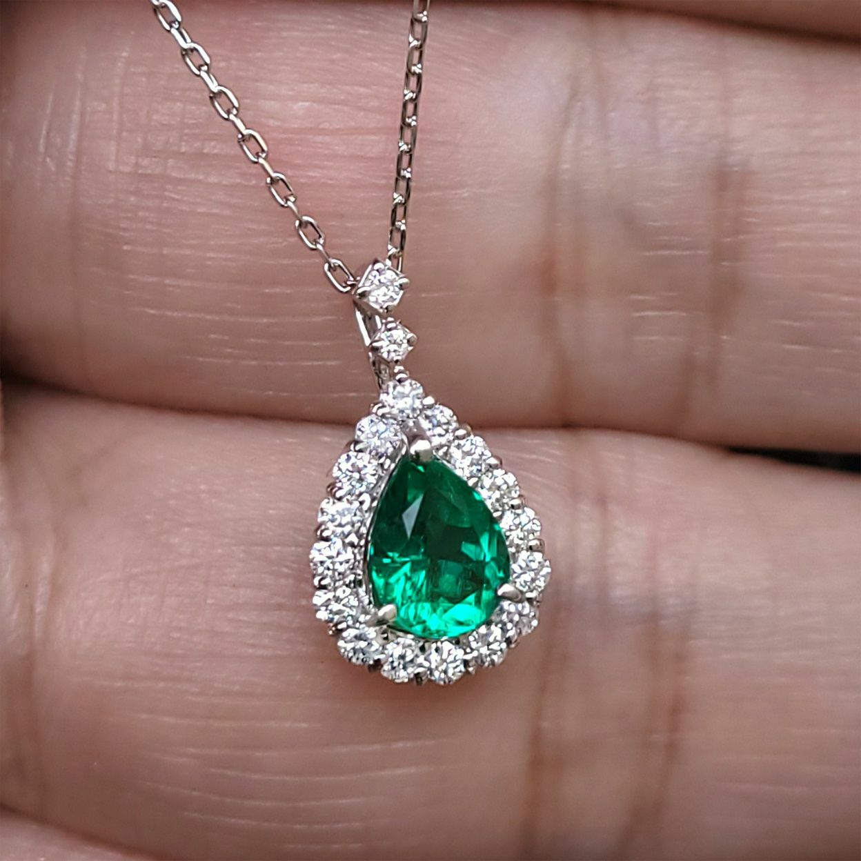 ♡ コロンビア産 1.59ct 高品質 エメラルド  Ptネックレス　鑑別付き