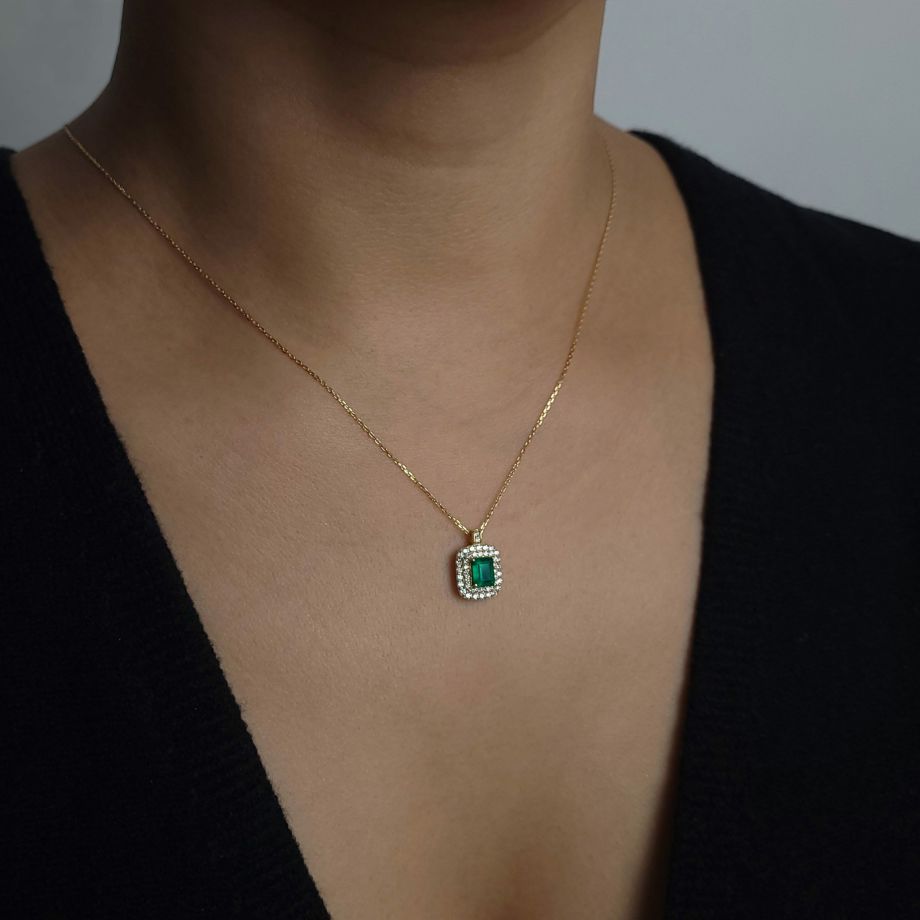 コロンビア産エメラルド0.59ctK18ゴールドネックレスダイヤ0.34ct付(中央宝石研究所宝石鑑別書付)