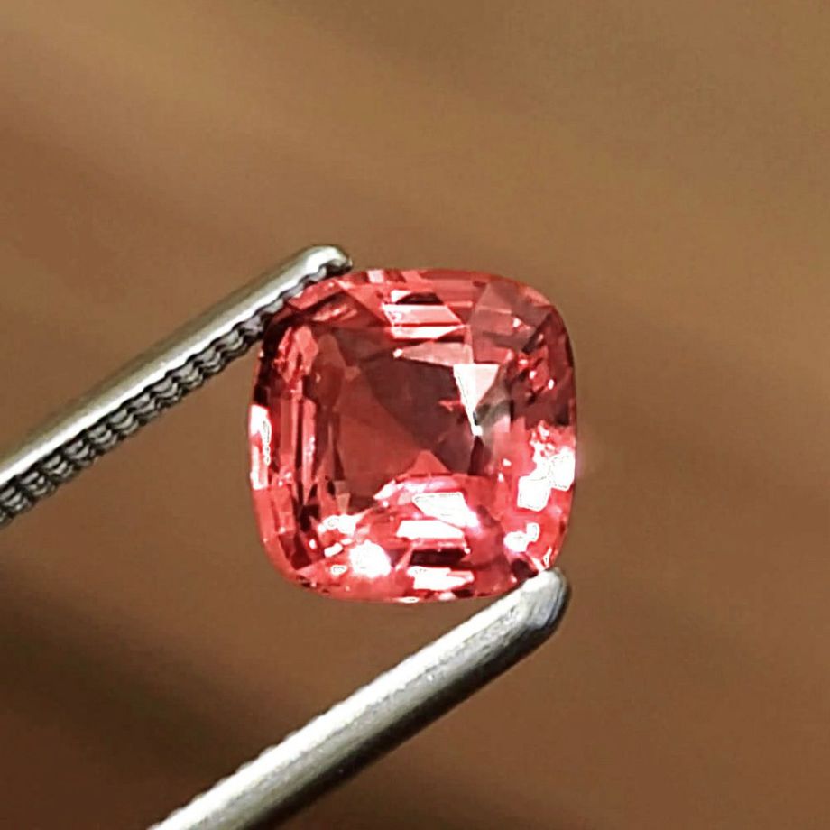 非加熱パパラチャサファイア1.09ct(GIA宝石鑑別書付)