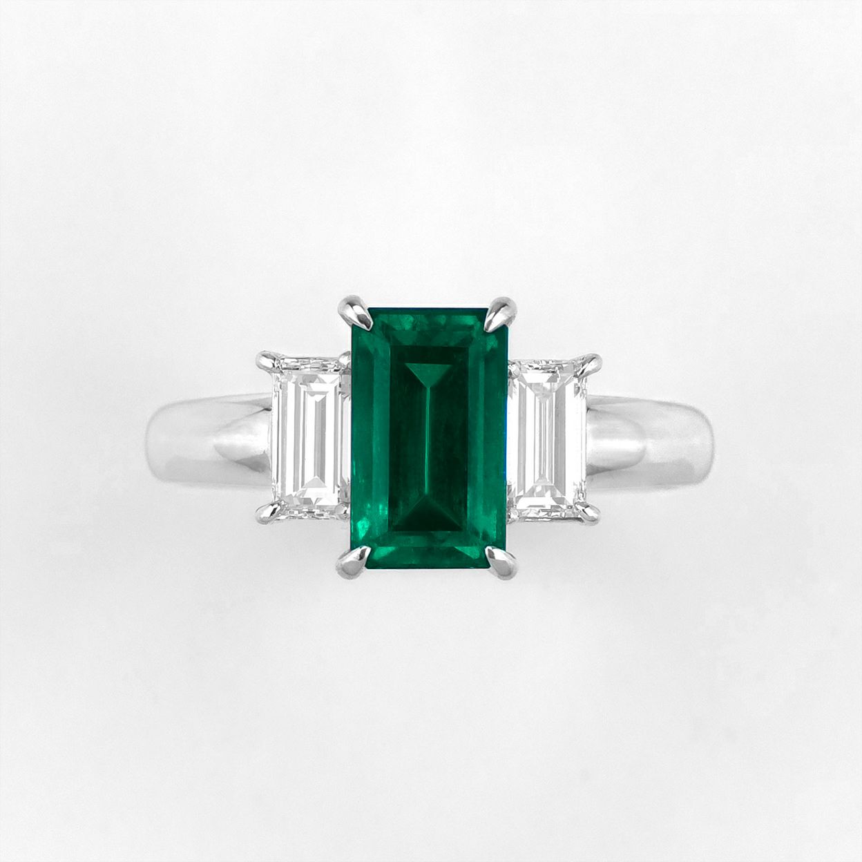 コロンビア産エメラルド1.48ctプラチナリングダイヤ0.64ct付(GRS宝石鑑別書付)