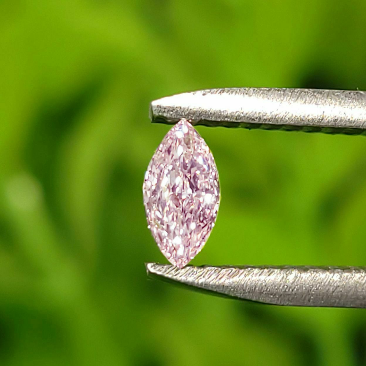 ピンクダイヤモンド0.221ct(中央宝石研究所ダイヤモンドソーティング付)
