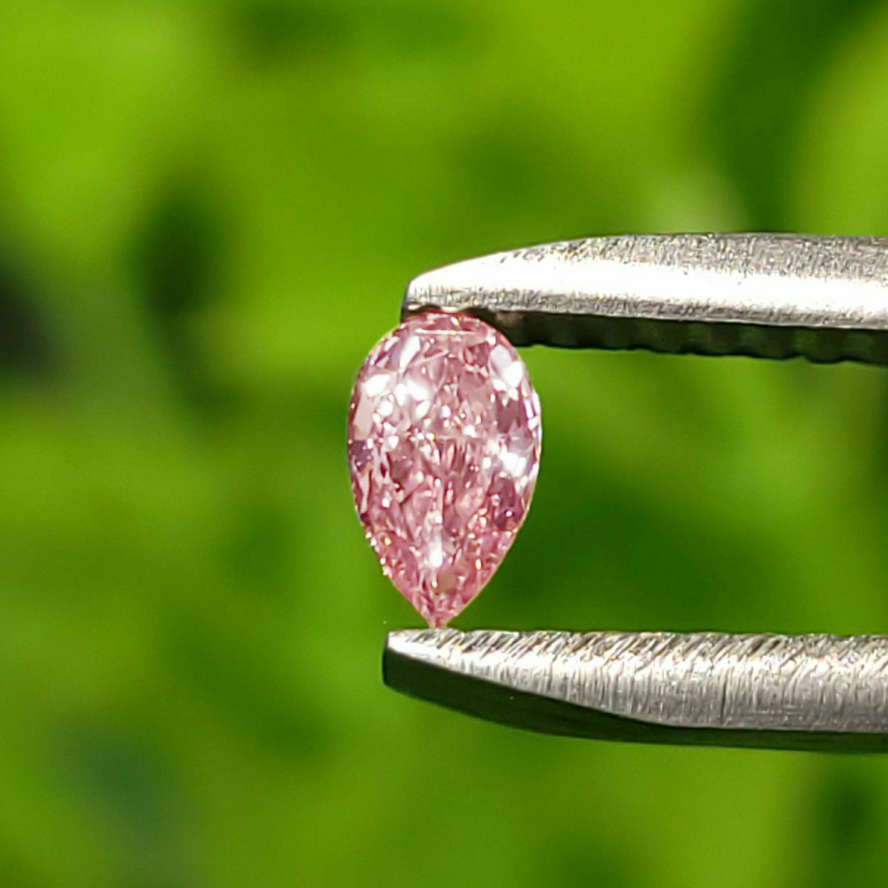 ピンクダイヤモンド0.184ct(中央宝石研究所ダイヤモンドソーティング付)
