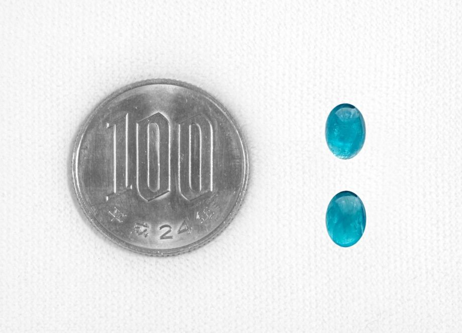 ブラジル産パライバトルマリン0.93ct0.84ct(中央宝石研究所宝石鑑別書付)