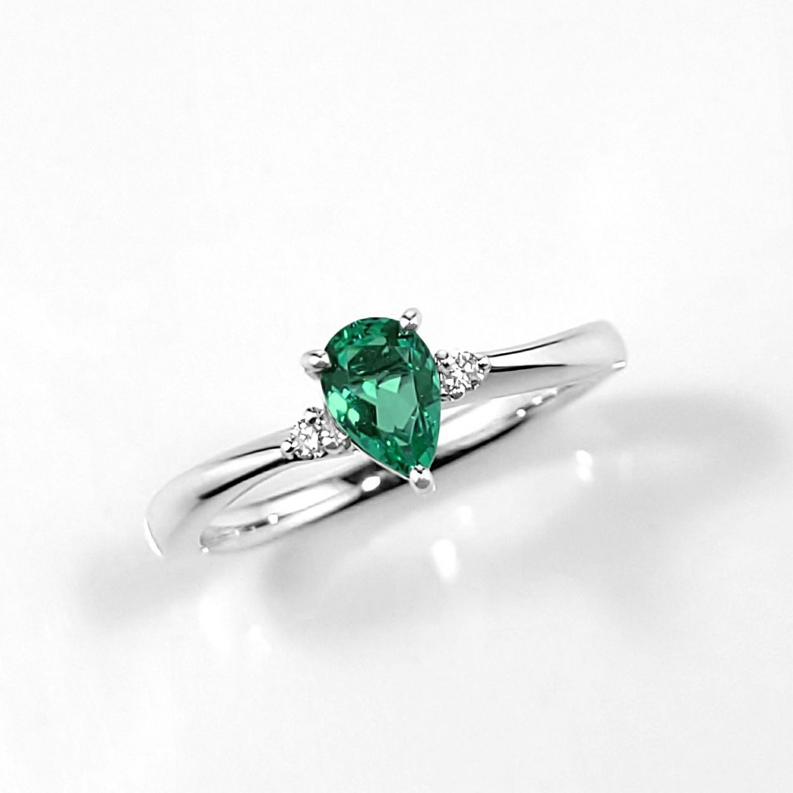 コロンビア産無処理エメラルド(ノンオイル)0.34ctプラチナリングダイヤ0.03ct付(GIA宝石鑑別書付)
