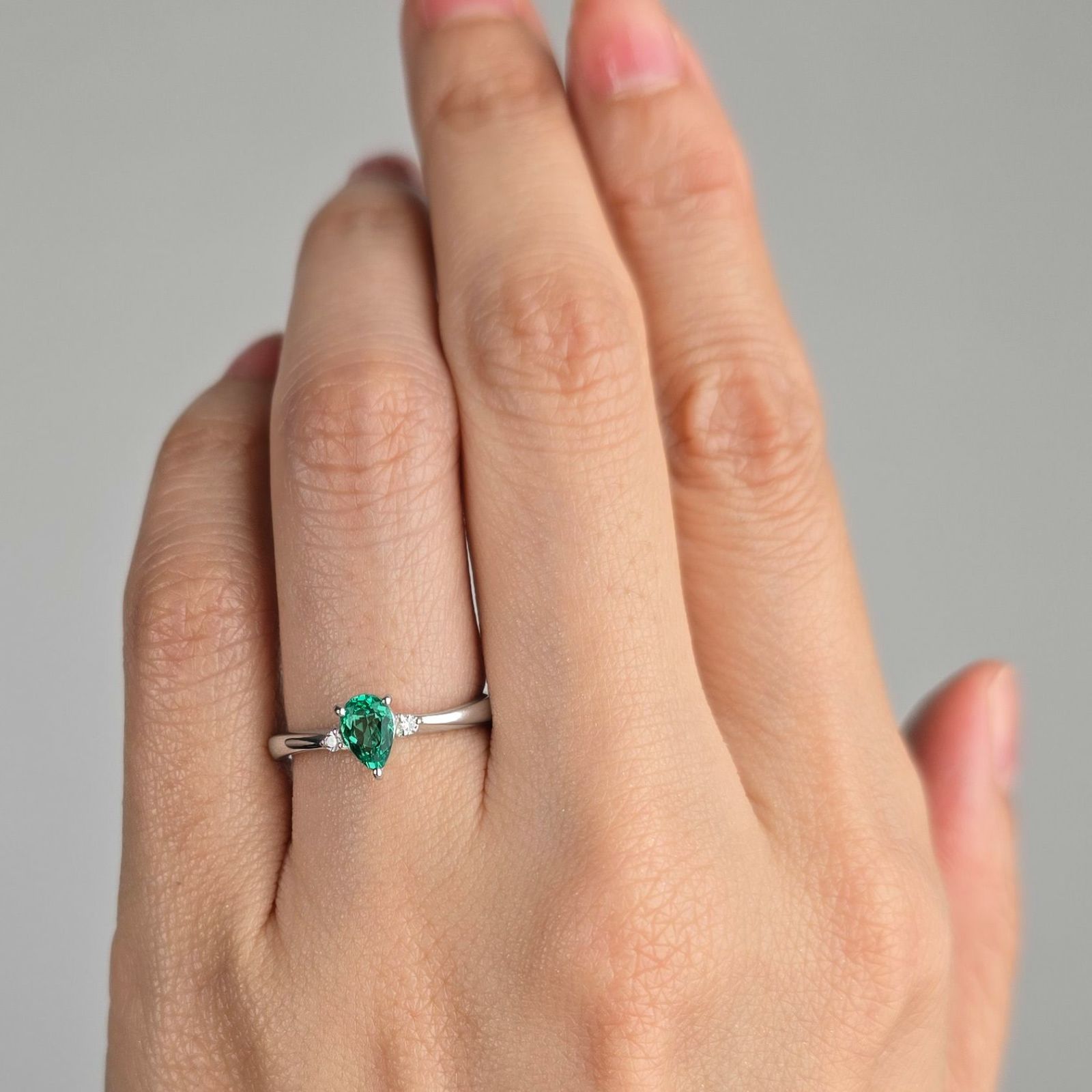 コロンビア産無処理エメラルド(ノンオイル)0.34ctプラチナリングダイヤ0.03ct付(GIA宝石鑑別書付)