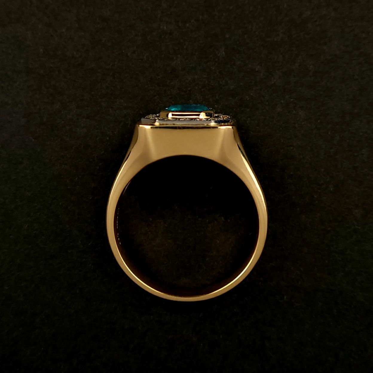 コロンビア産エメラルド1.87ctK18ゴールドリングダイヤ0.43ct付(GIA宝石鑑別書付)【F1】