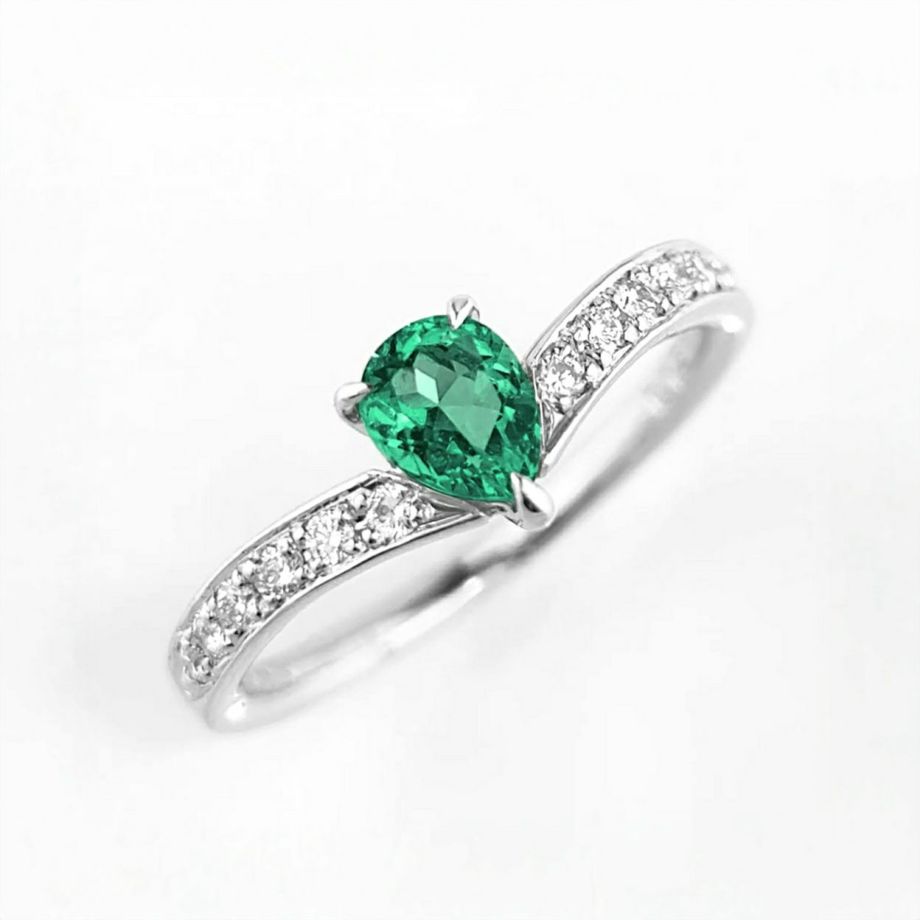 コロンビア産無処理エメラルド(ノンオイル)0.35ctプラチナリングダイヤ0.12ct付(GIA宝石鑑別書付)