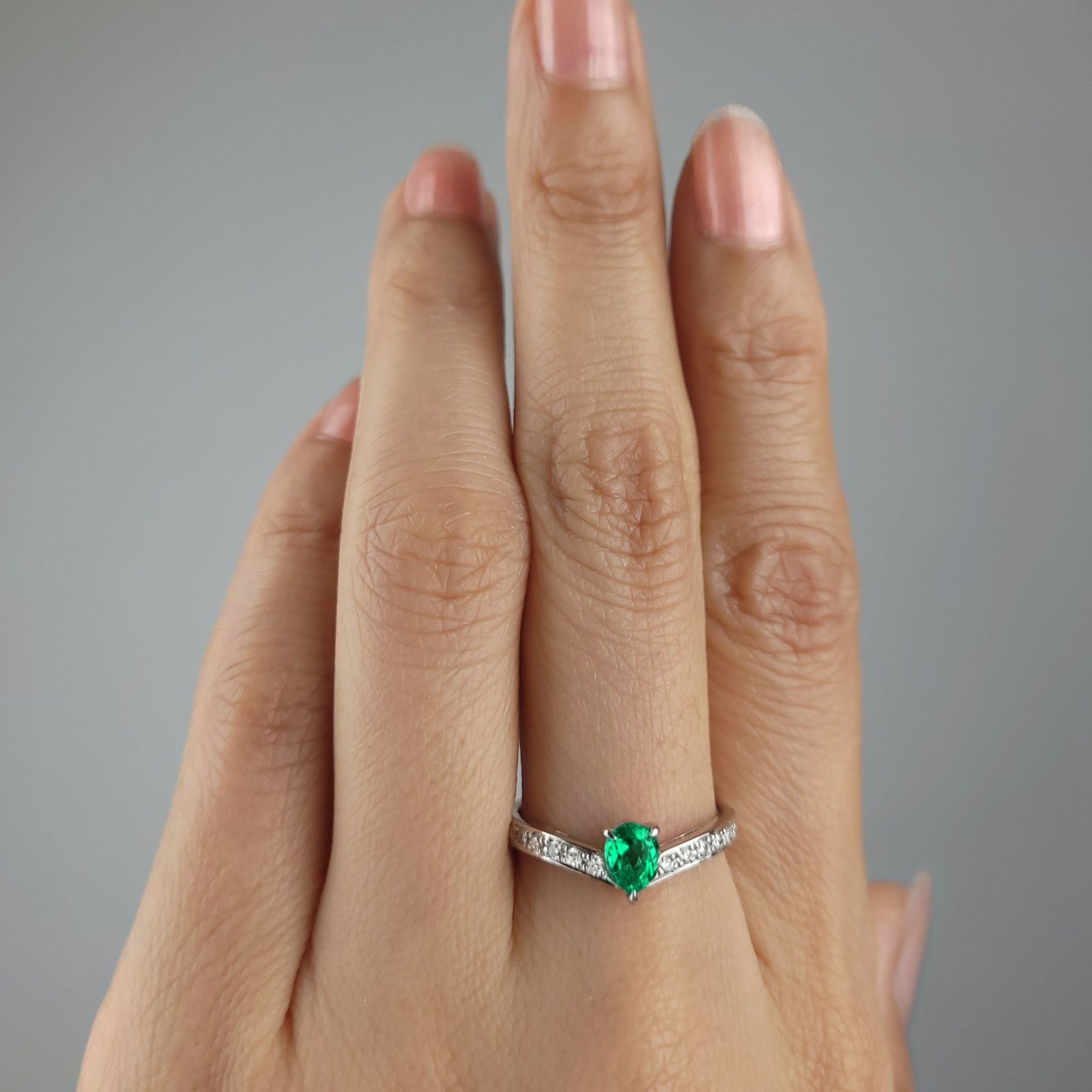 コロンビア産無処理エメラルド(ノンオイル)0.35ctプラチナリングダイヤ0.12ct付(GIA宝石鑑別書付)