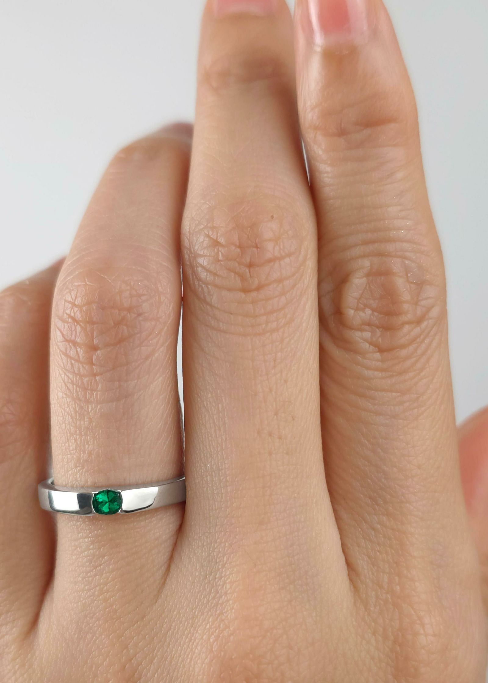 コロンビア産無処理エメラルド(ノンオイル)0.14ctプラチナリング(GIA宝石鑑別書付)