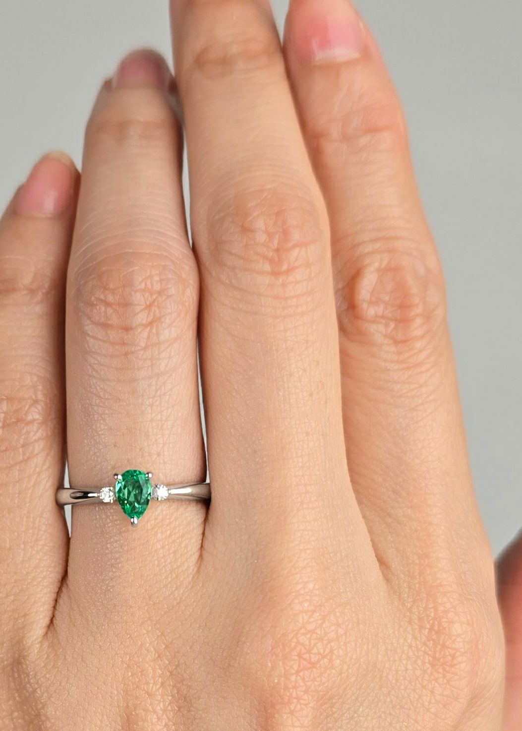 コロンビア産無処理エメラルド(ノンオイル)0.32ctプラチナリングダイヤ0.03ct付(GIA宝石鑑別書付)