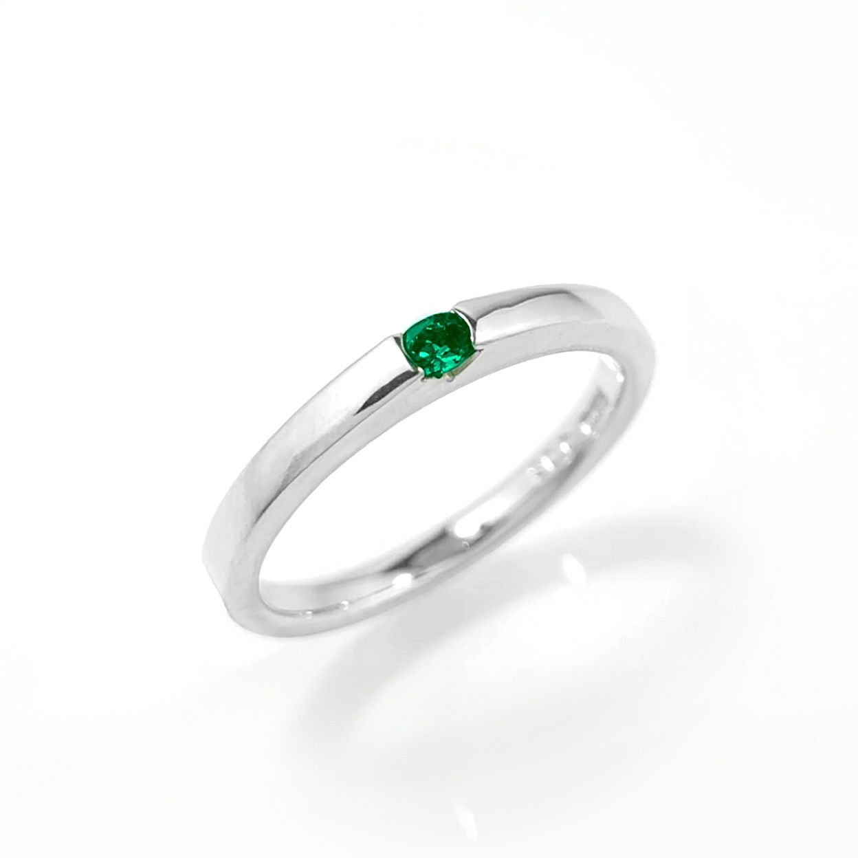 コロンビア産無処理エメラルド(ノンオイル)0.06ctプラチナリング(GIA宝石鑑別書付)