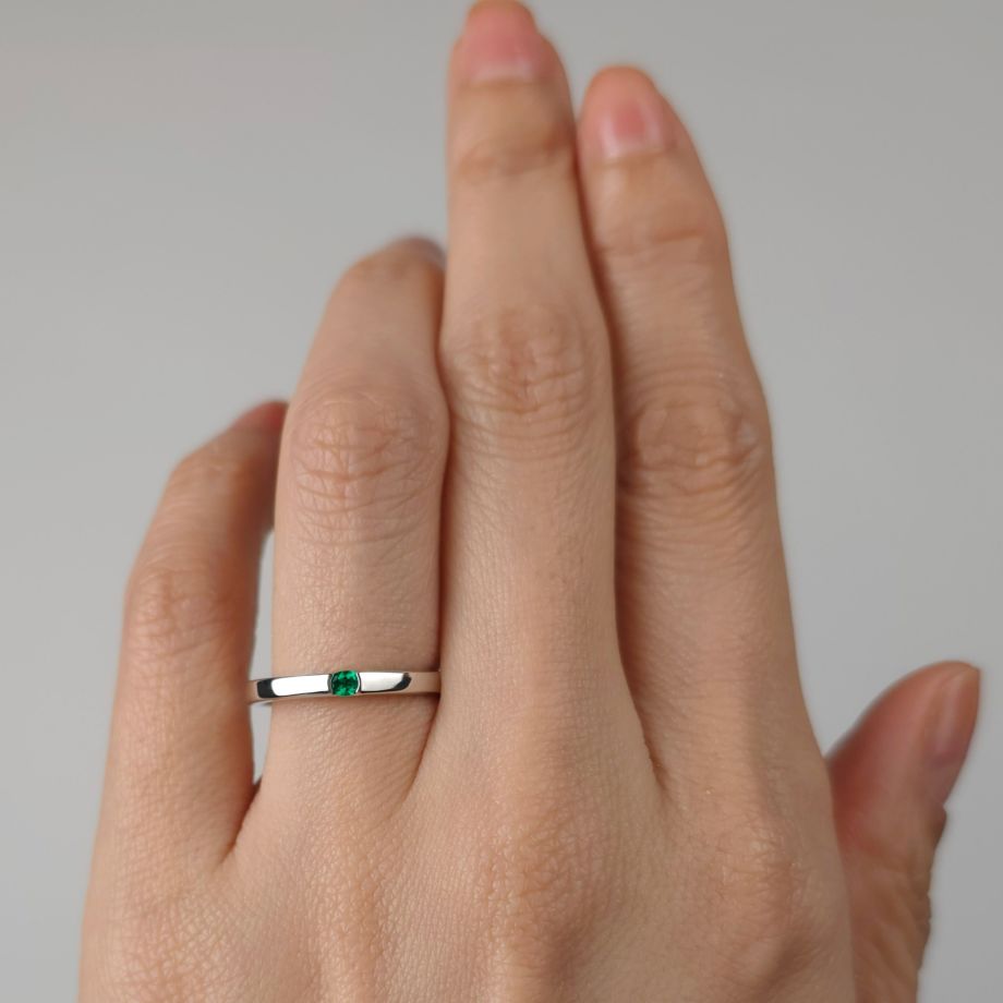 コロンビア産無処理エメラルド(ノンオイル)0.06ctプラチナリング(GIA宝石鑑別書付)