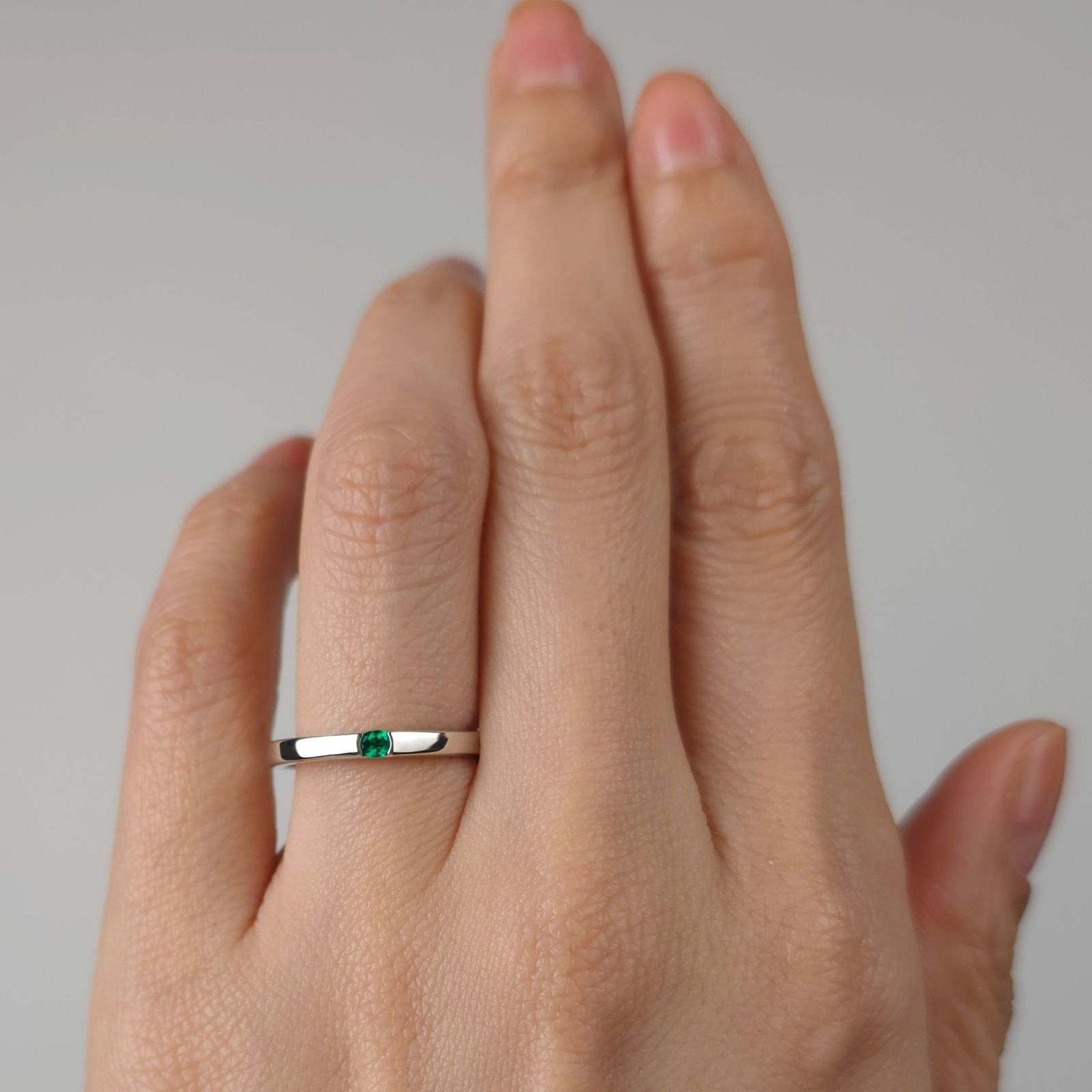 コロンビア産無処理エメラルド(ノンオイル)0.06ctプラチナリング(GIA宝石鑑別書付)