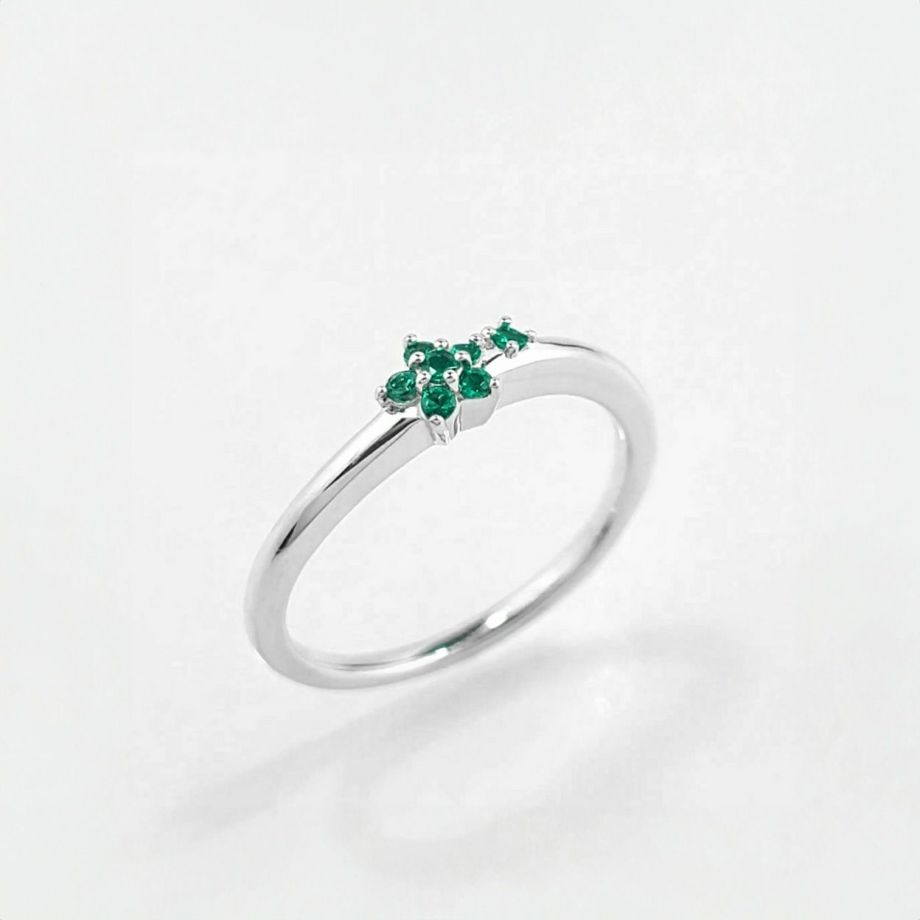 コロンビア産エメラルドスタープラチナリング【STAR Flower】