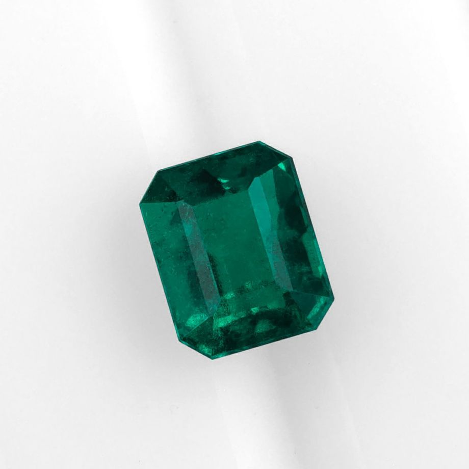 コロンビア産ムゾー鉱山無処理エメラルド(ノンオイル)0.85ct(GRS宝石鑑別書付)