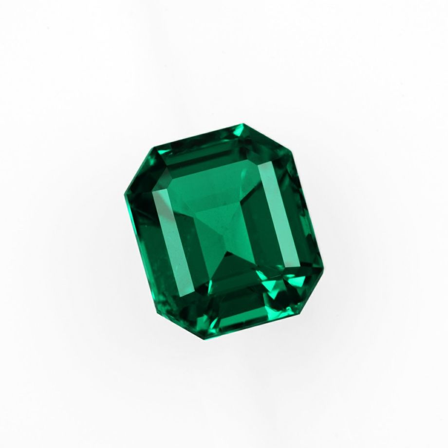 コロンビア産ムゾー鉱山無処理エメラルド(ノンオイル)0.64ct(GUBELIN宝石鑑別書 SSEF宝石鑑別書付)
