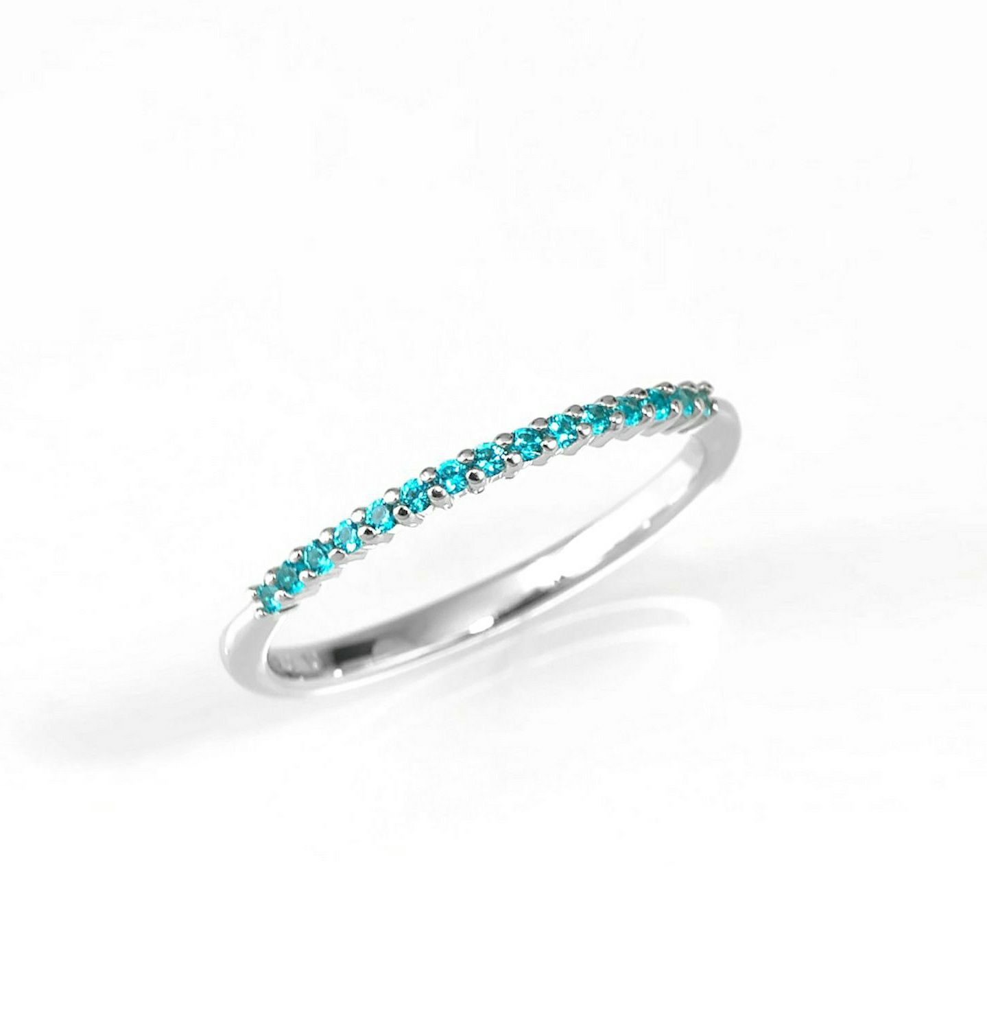 ブラジル産パライバトルマリンハーフエタニティプラチナリング