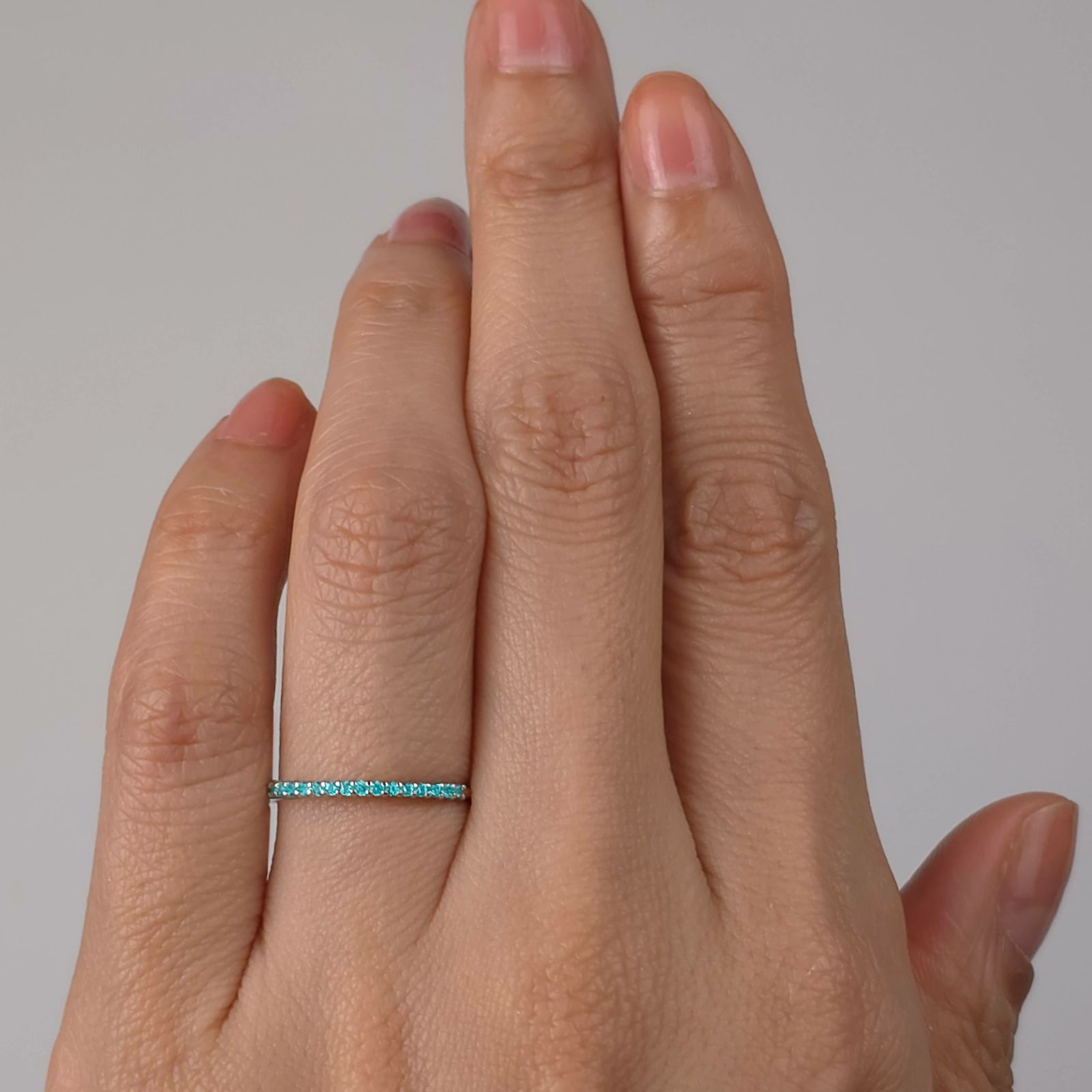 ブラジル産パライバトルマリンハーフエタニティプラチナリング