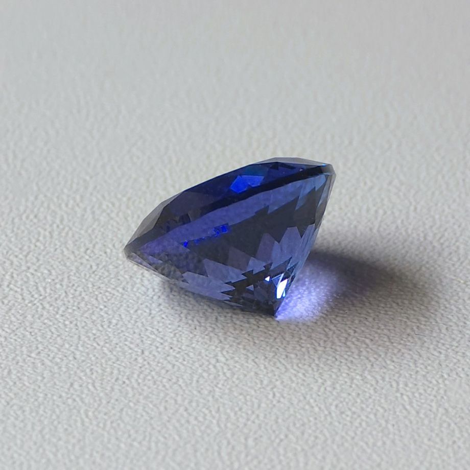 タンザナイト5.38ct(GIA宝石鑑別書付)