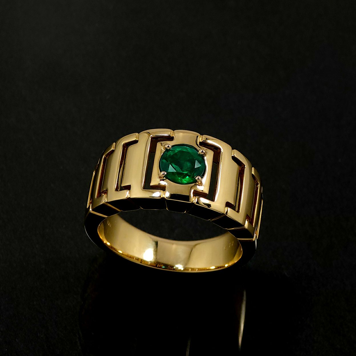 コロンビア産エメラルド0.77ctK18ゴールドリング(GIA宝石鑑別書付)【F1】