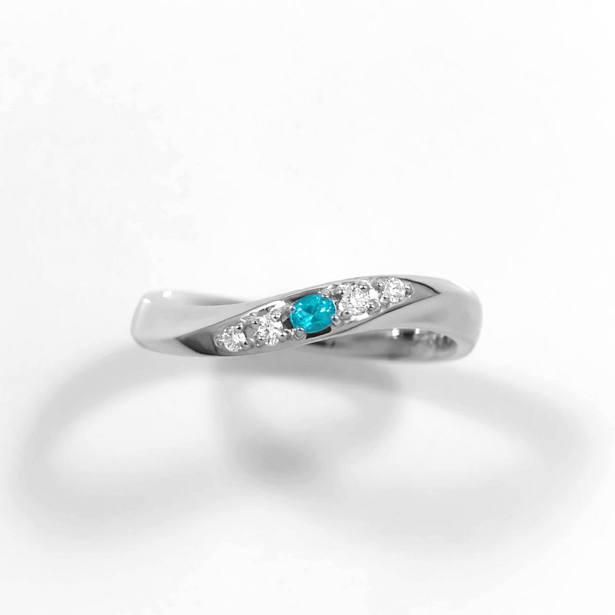 ブラジル産パライバトルマリン0.054ctプラチナリングダイヤ0.05ct付(中央宝石研究所宝石鑑別書付)