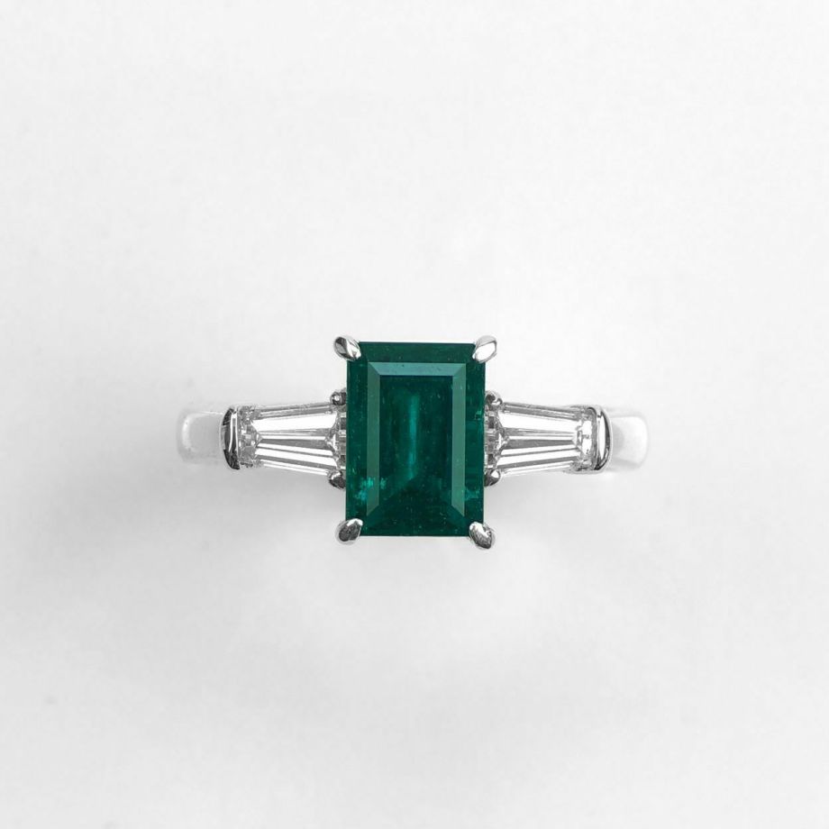 コロンビア産ムゾー鉱山エメラルド1.49ctプラチナリングダイヤ0.54ct付(GRS宝石鑑別書付)【Muzo Green】【Old Mine】
