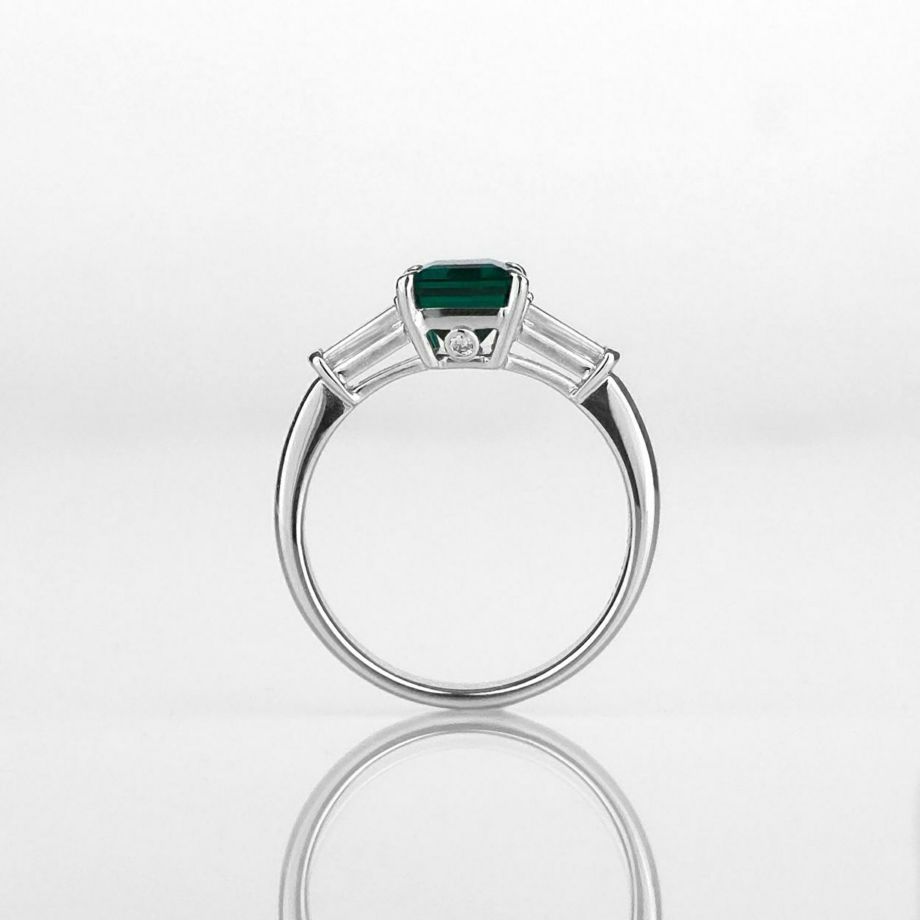 コロンビア産ムゾー鉱山エメラルド1.49ctプラチナリングダイヤ0.54ct付(GRS宝石鑑別書付)【Muzo Green】【Old Mine】