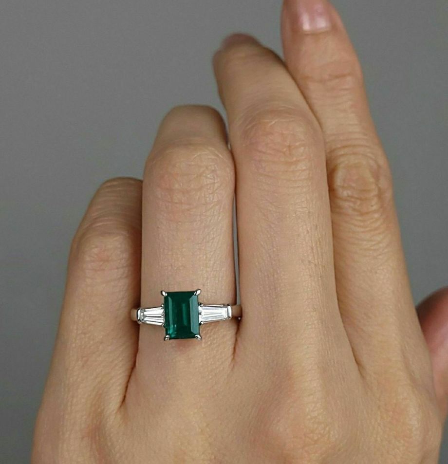 コロンビア産ムゾー鉱山エメラルド1.49ctプラチナリングダイヤ0.54ct付(GRS宝石鑑別書付)【Muzo Green】【Old Mine】